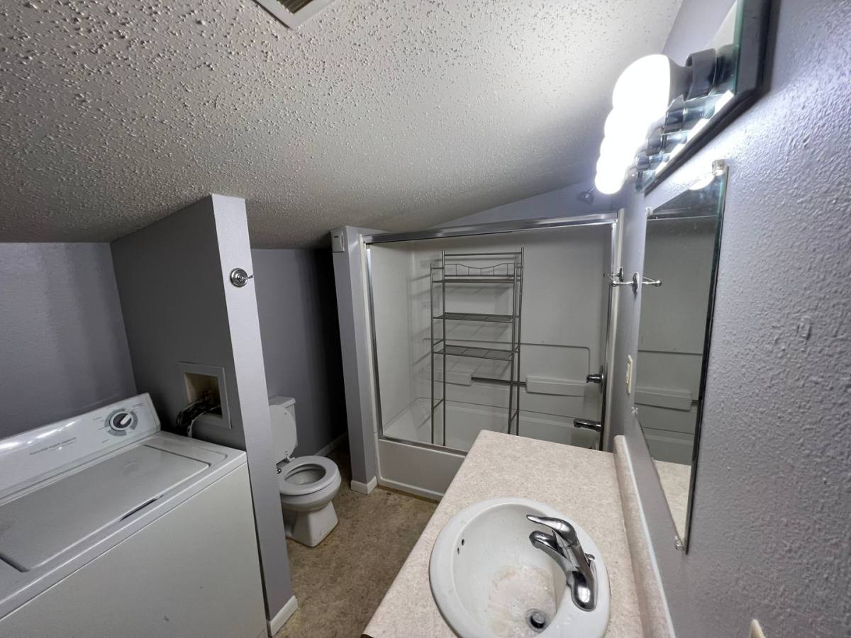 Apartment for rent at 115 S 6th St, Adel, IA 50003