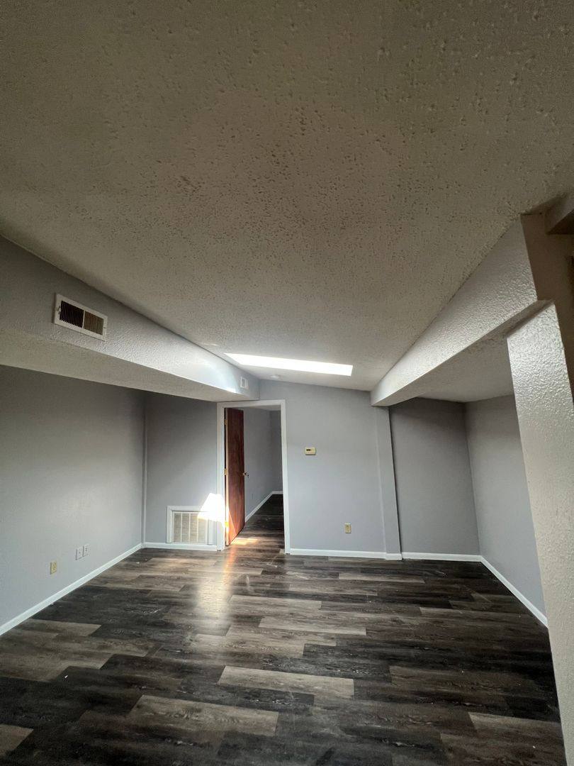 Apartment for rent at 115 S 6th St, Adel, IA 50003