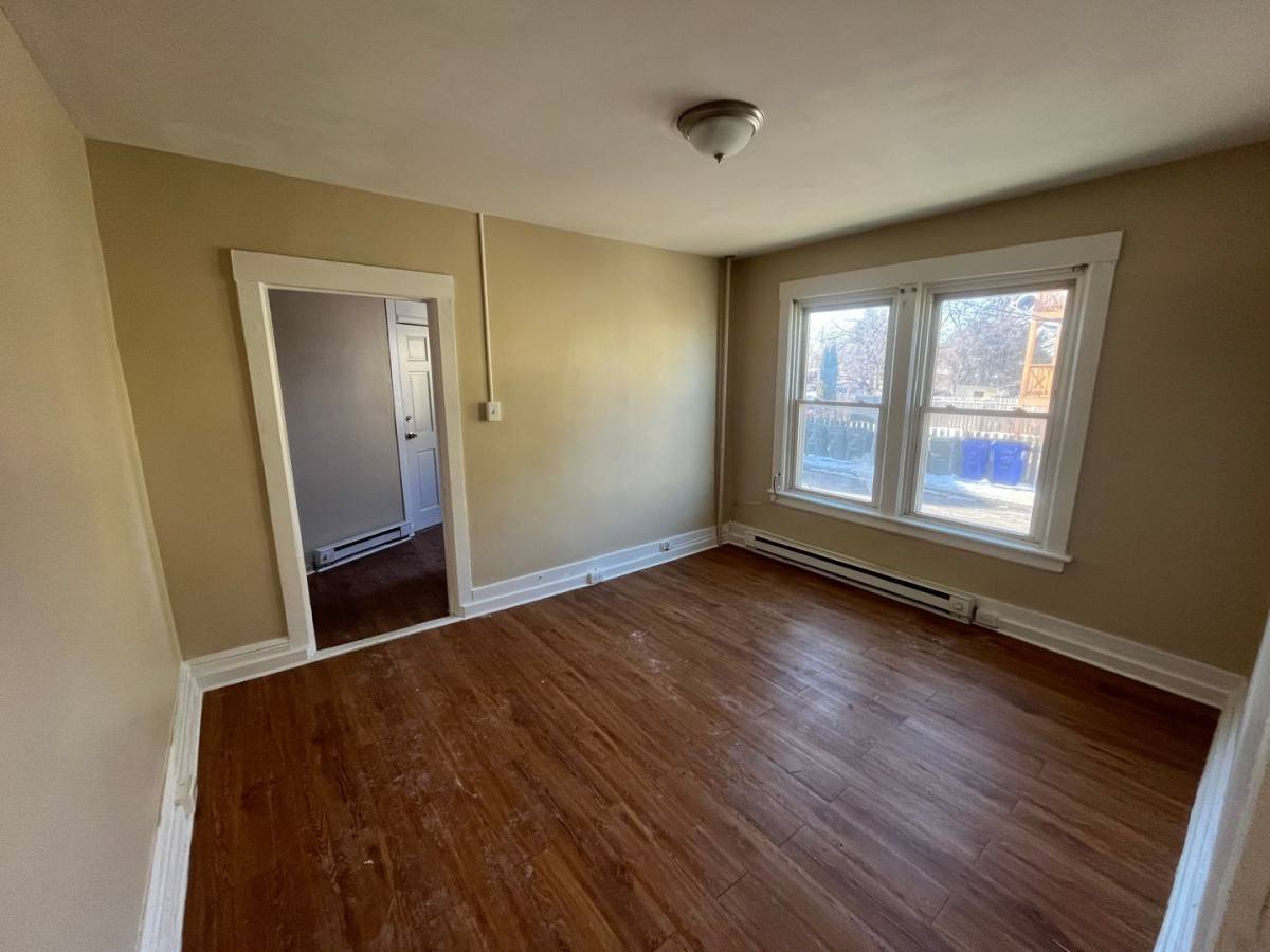 Apartment for rent at 400-402 Mitchell Ave, Hagerstown, MD 21740