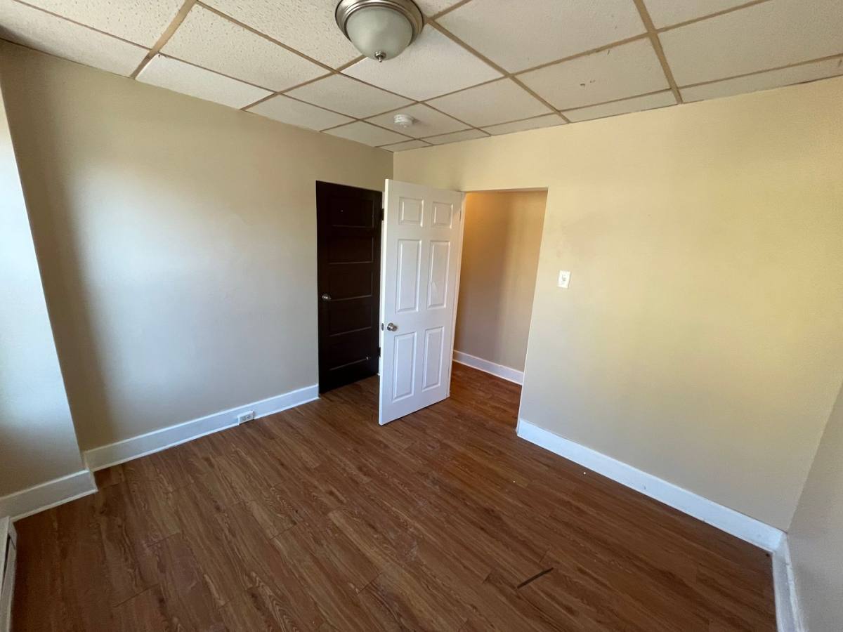 Apartment for rent at 400-402 Mitchell Ave, Hagerstown, MD 21740
