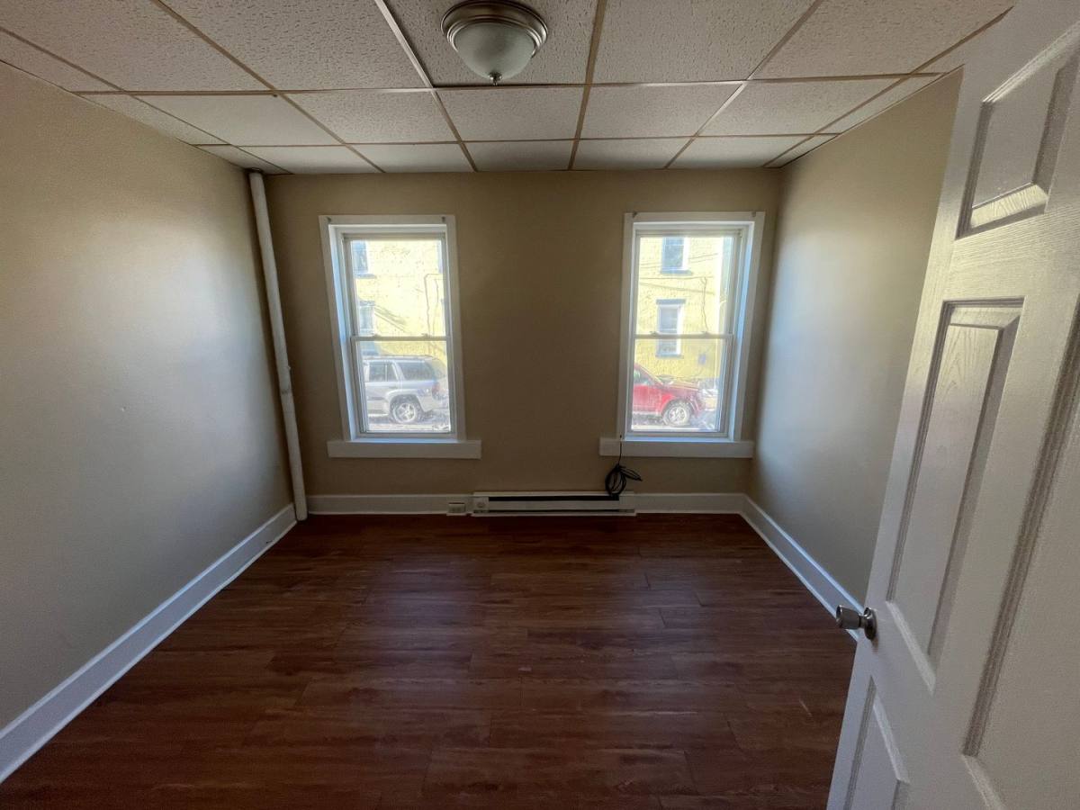 Apartment for rent at 400-402 Mitchell Ave, Hagerstown, MD 21740