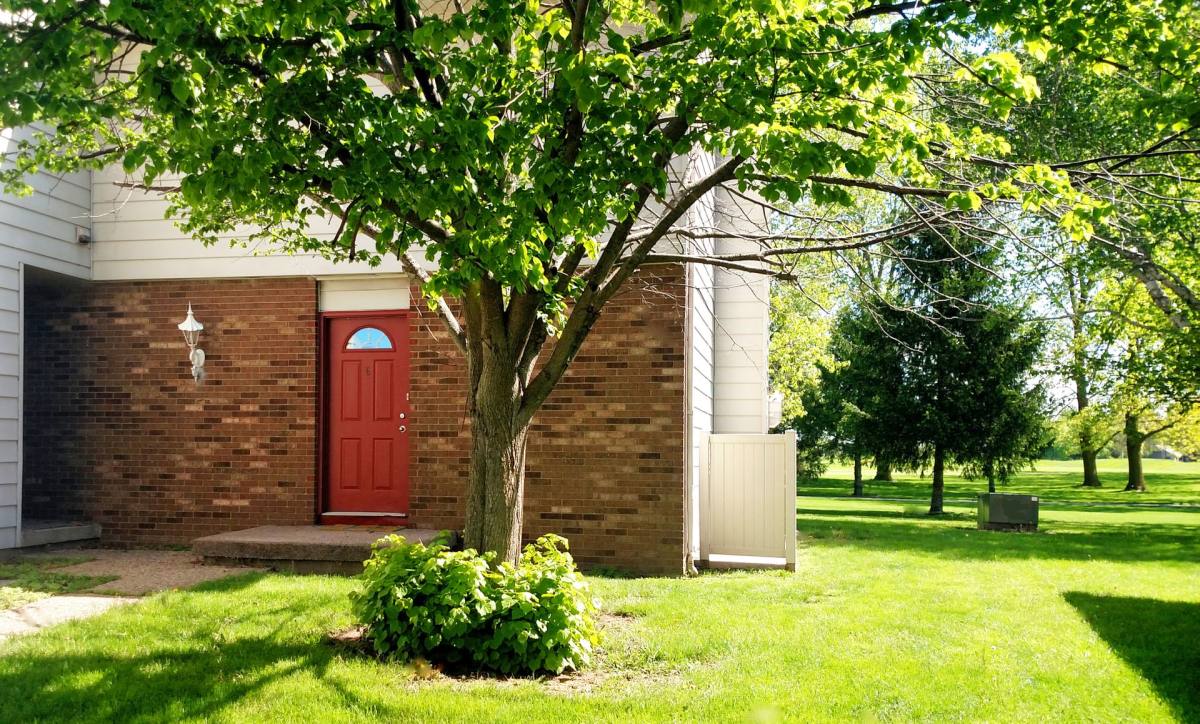 Apartment for rent at 904 Hartwell Dr, Savoy, IL 61874