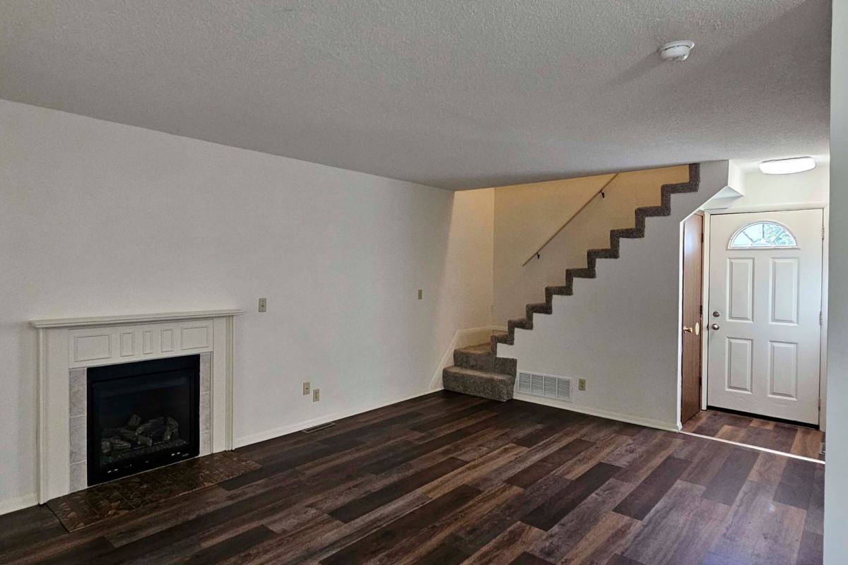Apartment for rent at 904 Hartwell Dr, Savoy, IL 61874