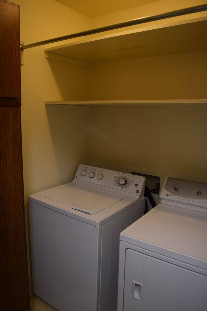 Apartment for rent at 904 Hartwell Dr, Savoy, IL 61874