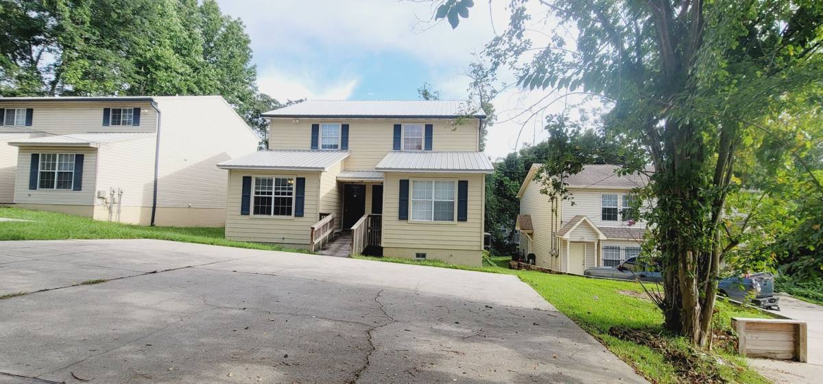 Townhouse for rent at 836-B W Georgia St, Tallahassee, FL 32304