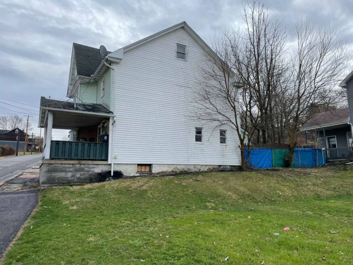 Apartment for rent at 315 10th St, Altoona, PA 16602