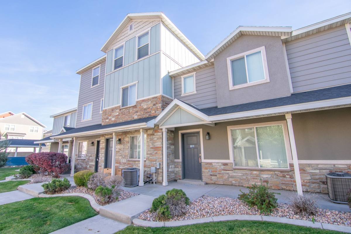 Townhouse for rent at 266 N 750 E, Vineyard, UT 84059