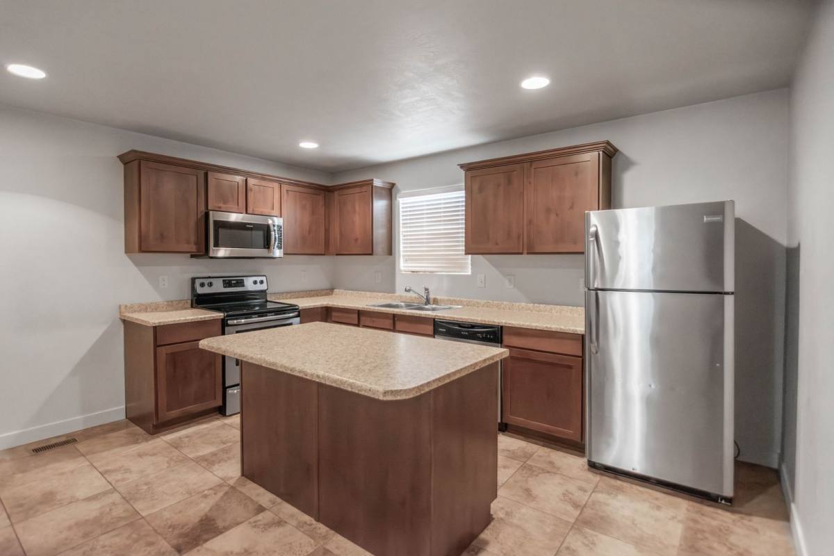 Townhouse for rent at 266 N 750 E, Vineyard, UT 84059