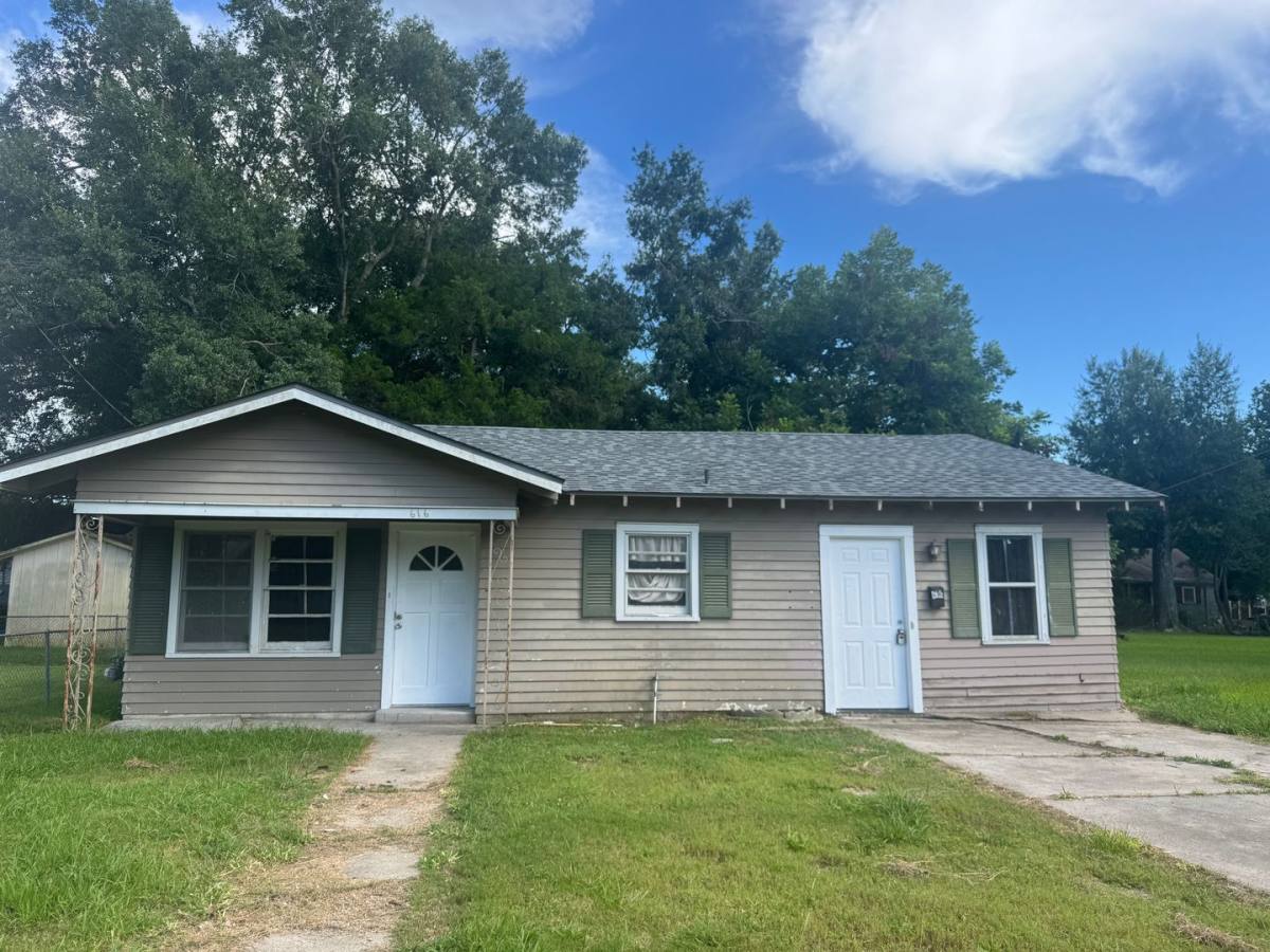 House for rent at 616 E 11th St, Crowley, LA 70526