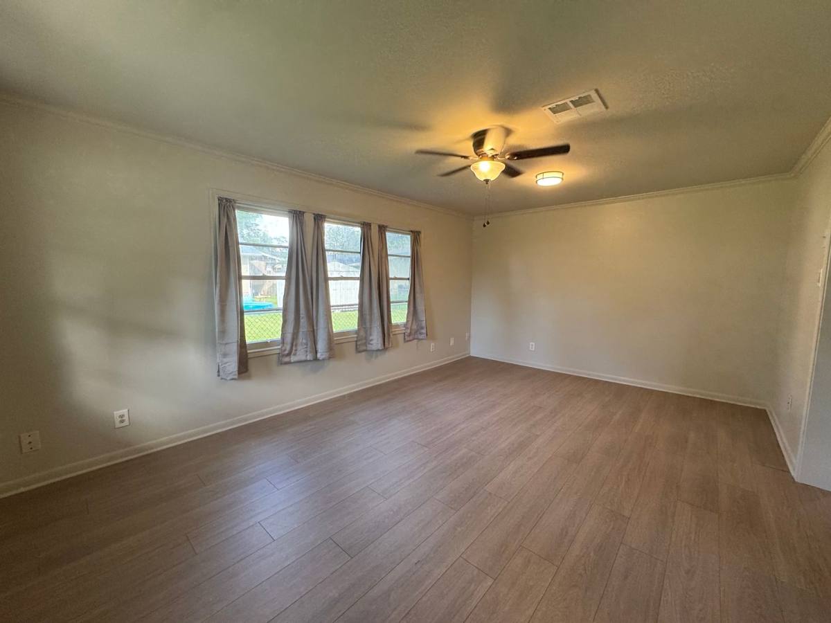 House for rent at 616 E 11th St, Crowley, LA 70526