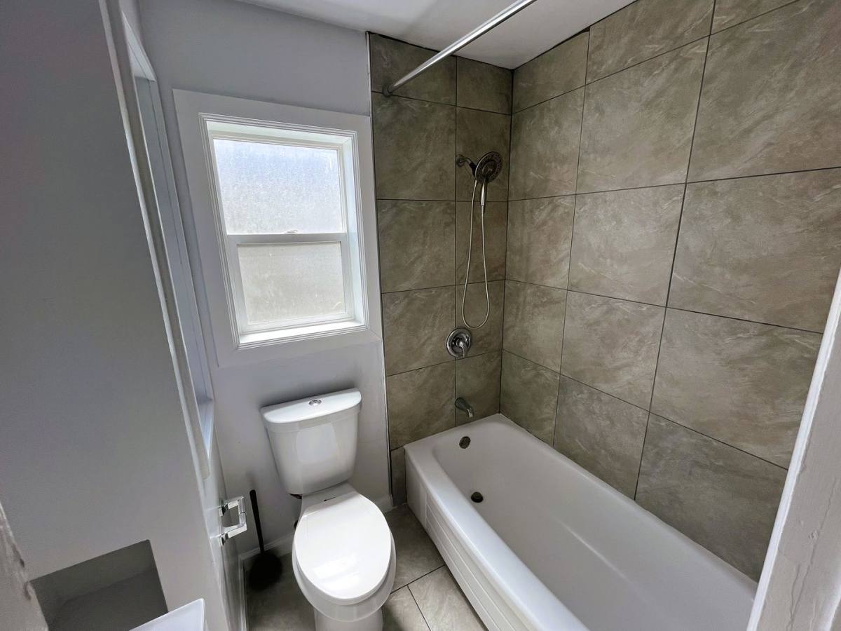 Apartment for rent at 8656 Macarthur Blvd, Oakland, CA 94605