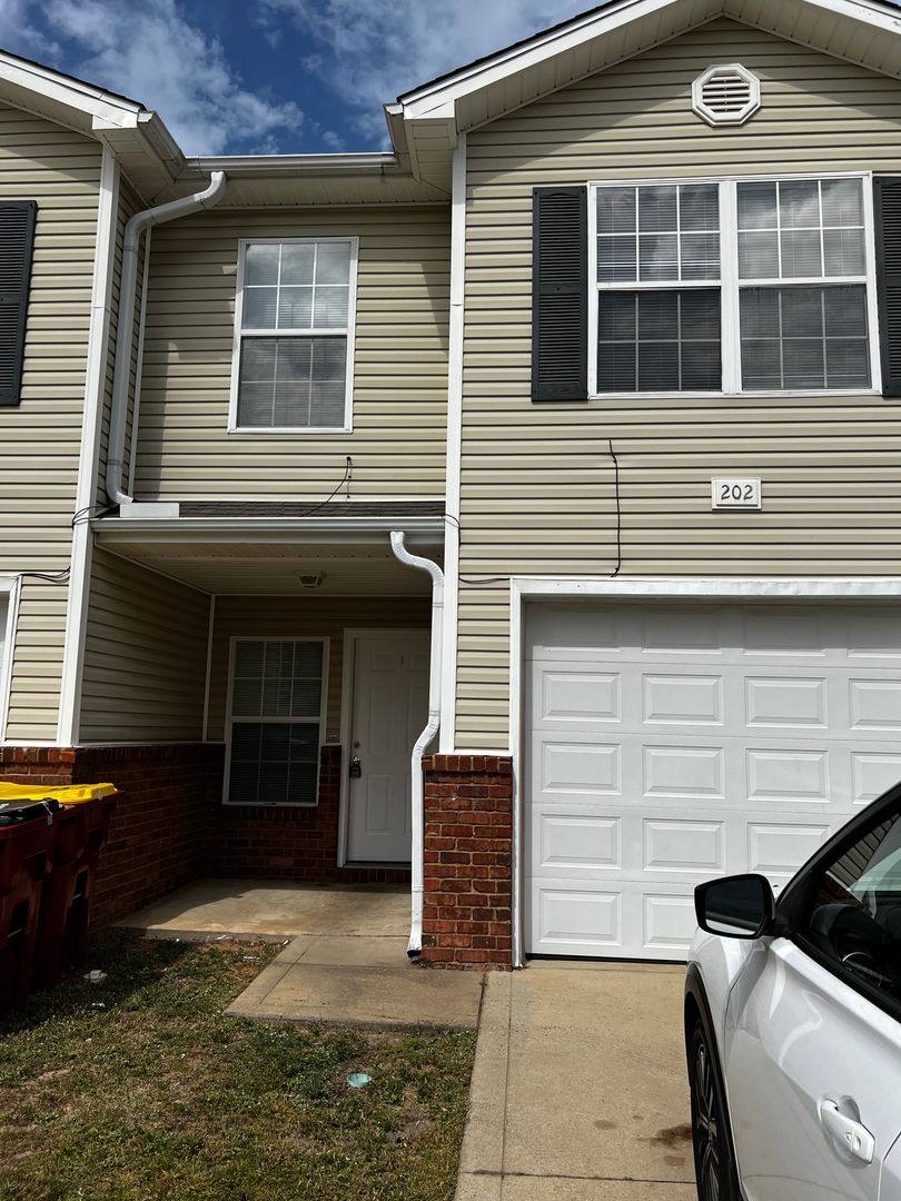 Townhouse for rent at 202 Johnson Court, Crestview, FL 32536
