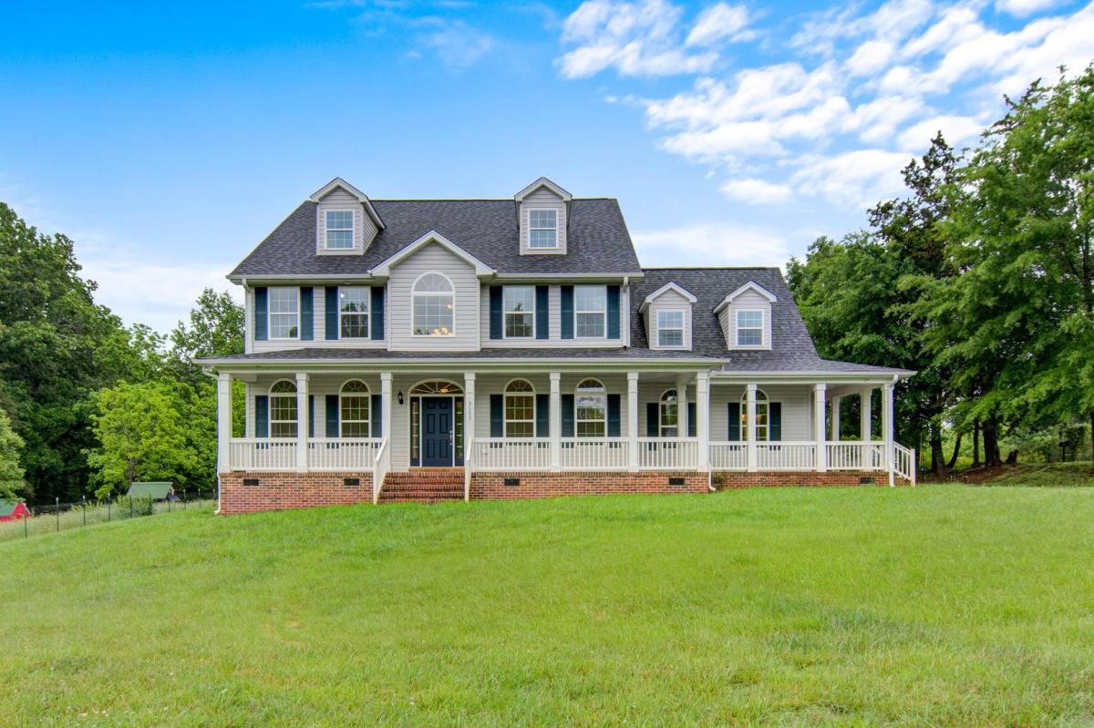 House for rent at 3177 Sandy Ford Rd, Newton, NC 28658