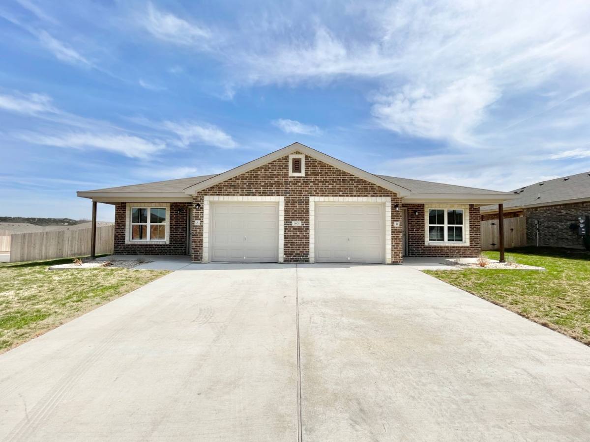 Townhouse for rent at 1801 Castroville Trail, Copperas Cove, TX 76522