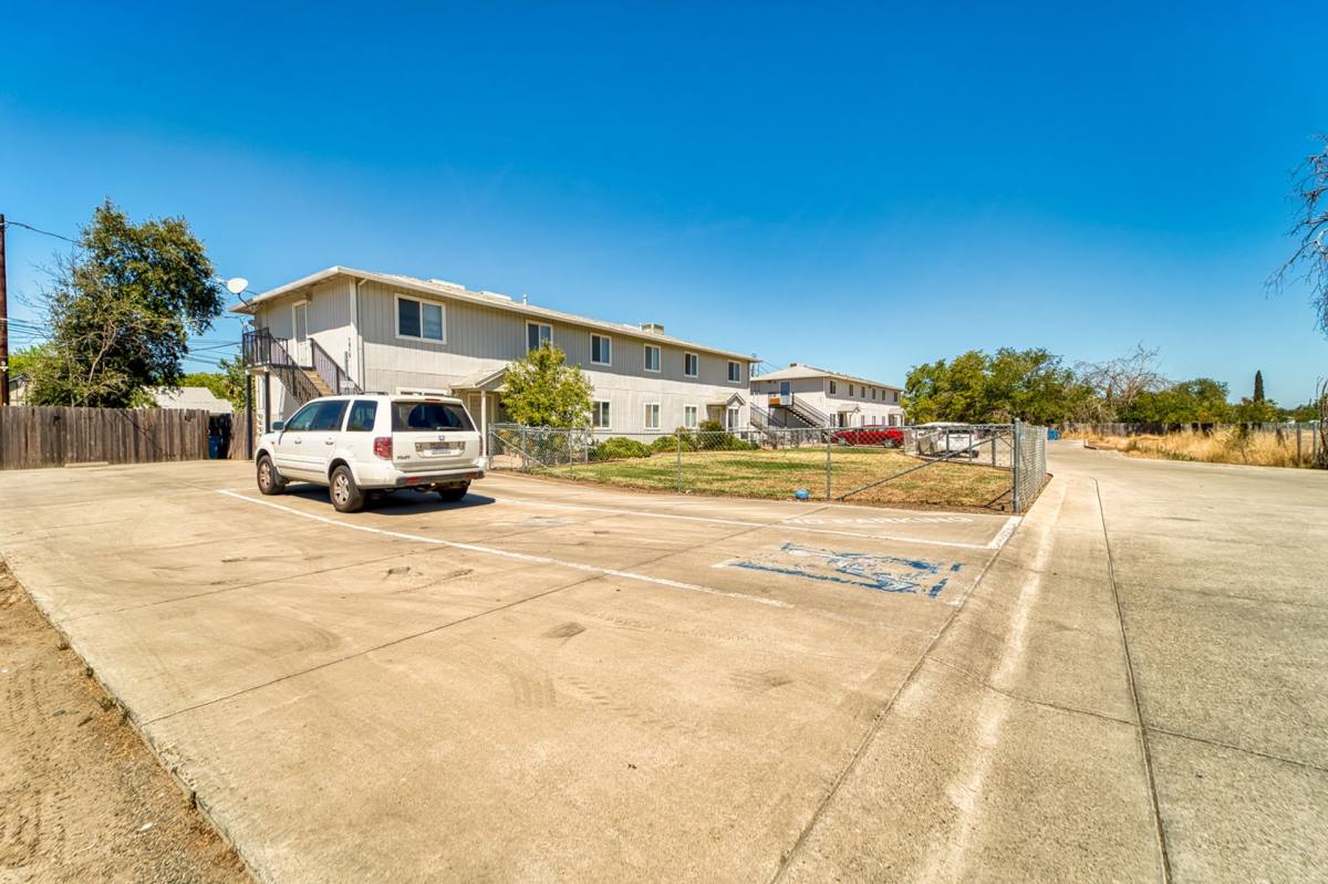 Apartment for rent at 1815 7th Ave, Olivehurst, CA 95961