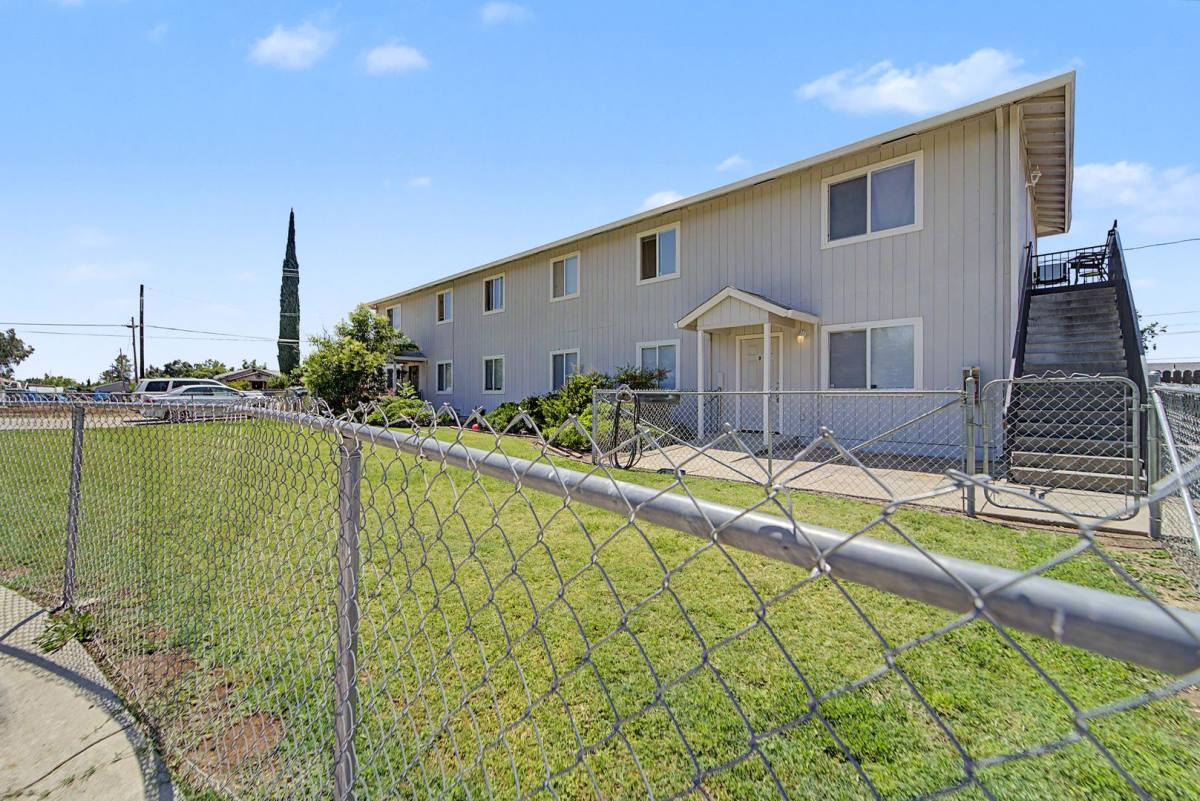 Apartment for rent at 1815 7th Ave, Olivehurst, CA 95961