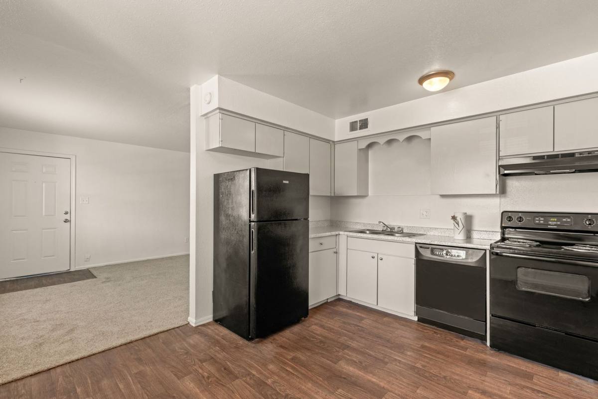 Apartment for rent at 29 N Lakewood Ave, Tulsa, OK 74115