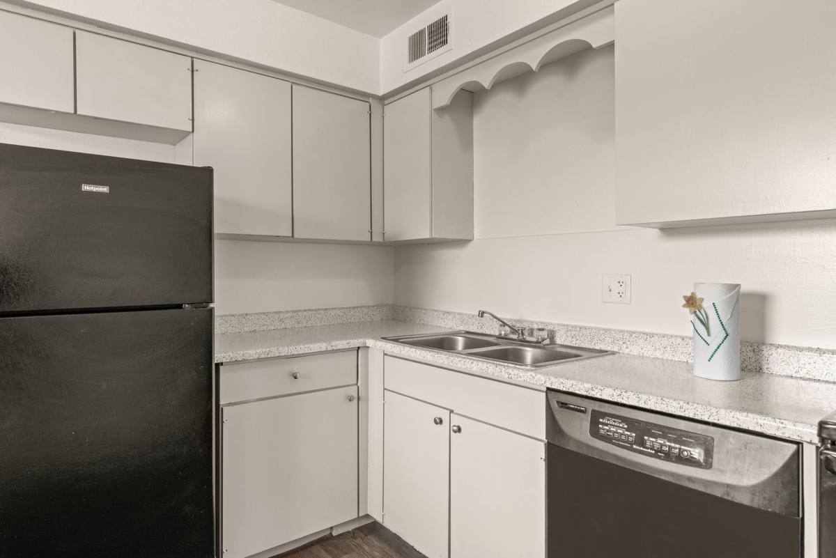 Apartment for rent at 29 N Lakewood Ave, Tulsa, OK 74115
