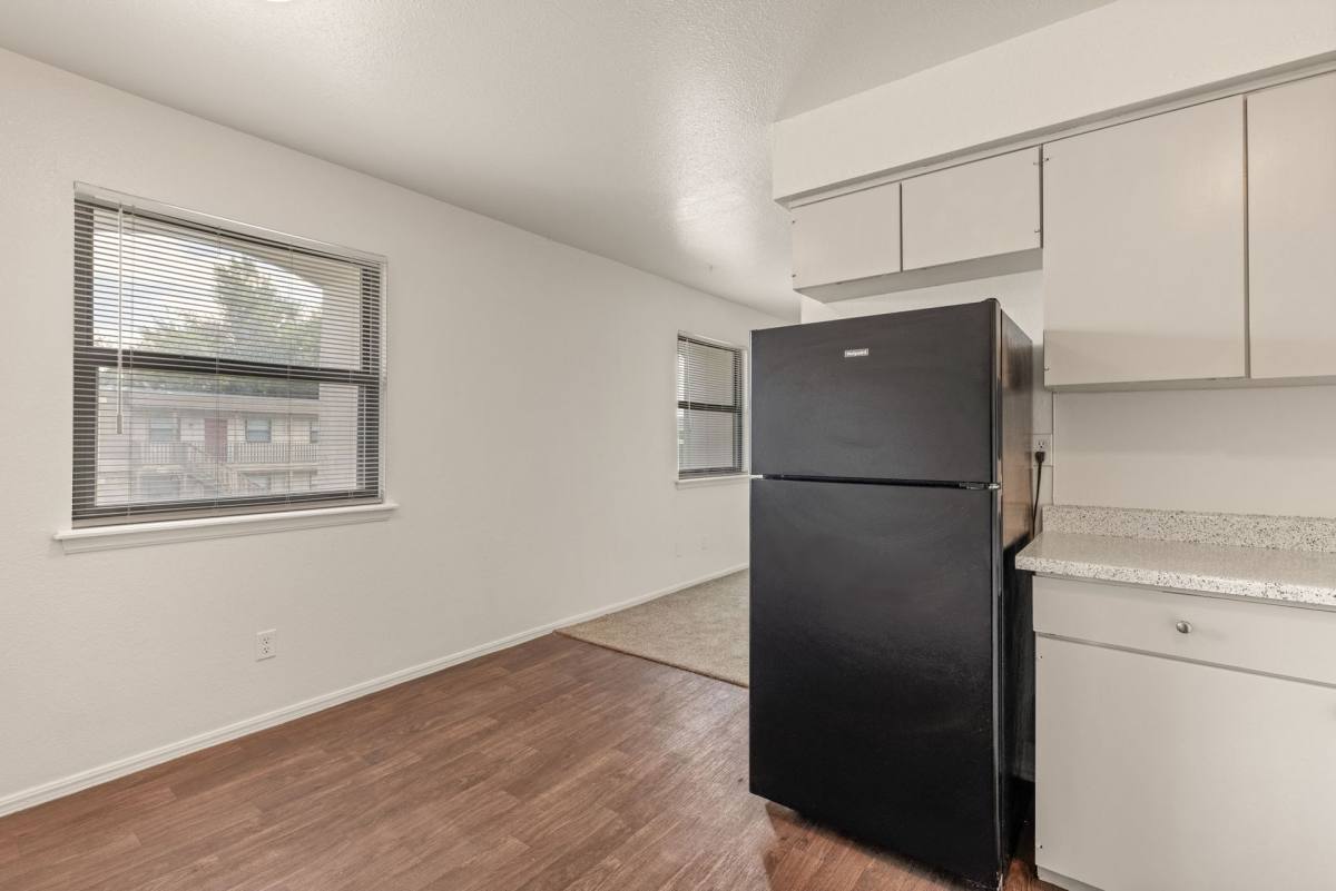 Apartment for rent at 29 N Lakewood Ave, Tulsa, OK 74115