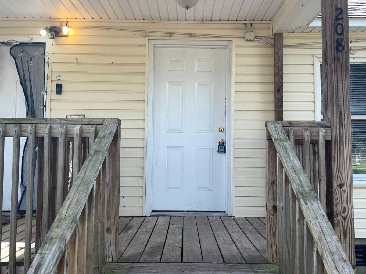 Apartment for rent at 208 E Georgia Ave, Bessemer City, NC 28016