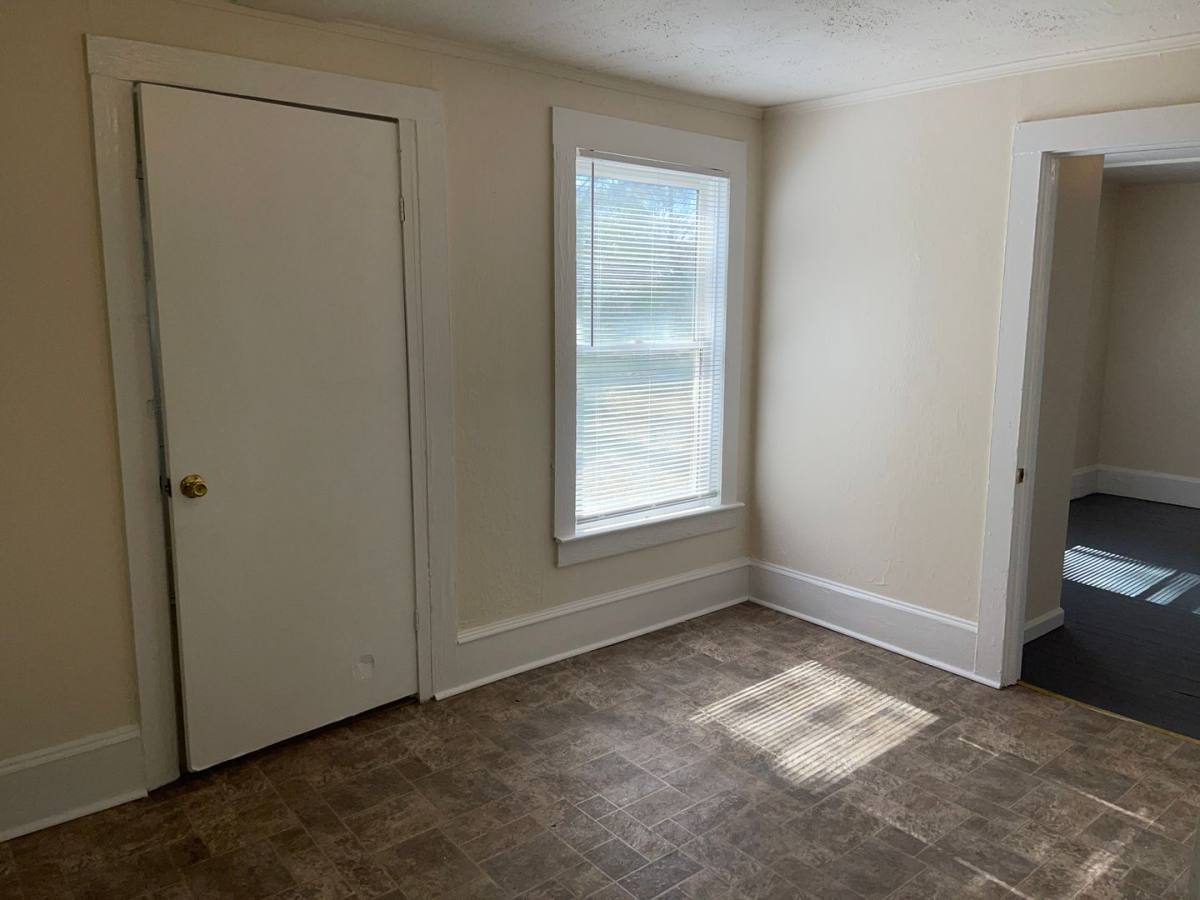 Apartment for rent at 208 E Georgia Ave, Bessemer City, NC 28016