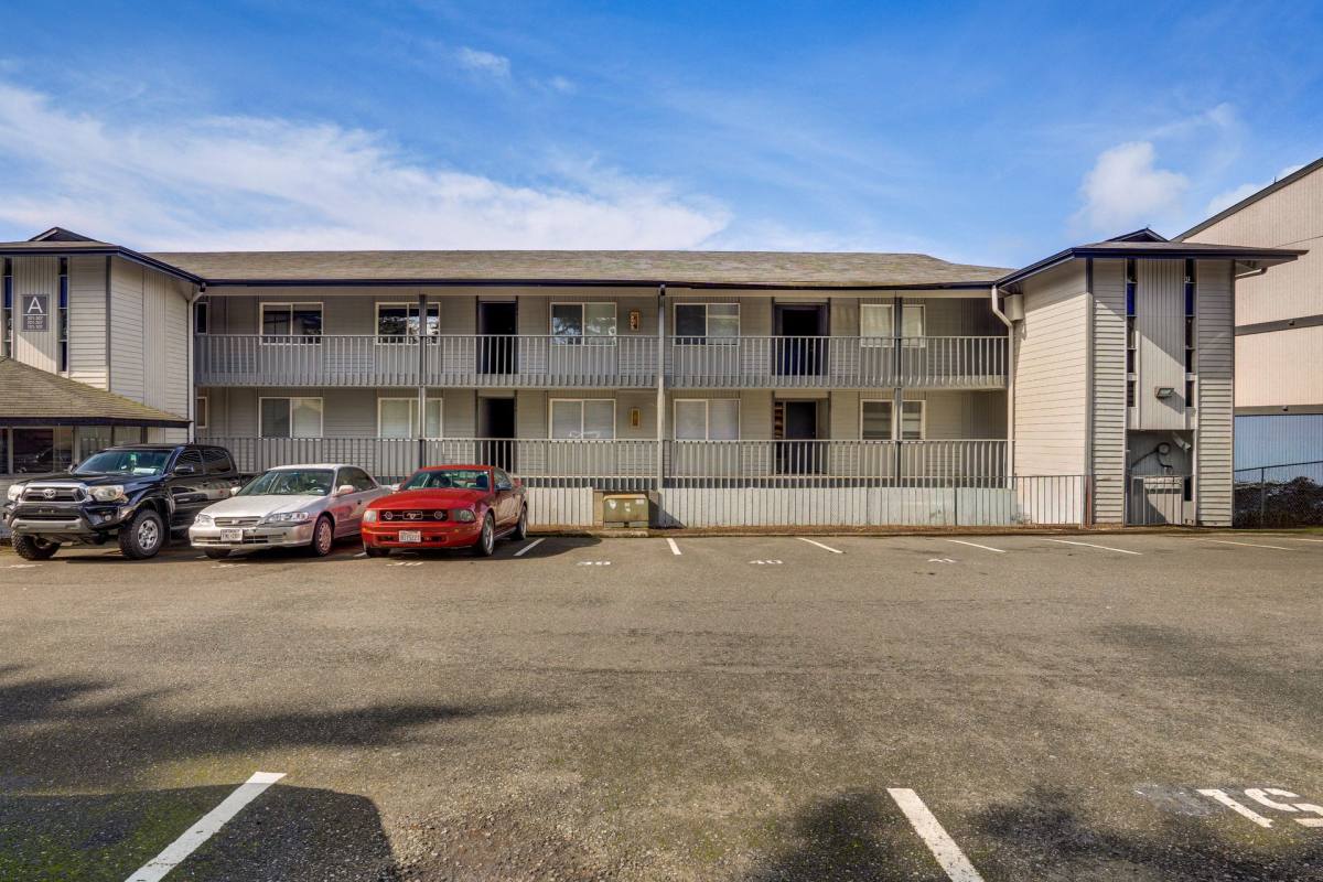 Apartment for rent at 2002 Magnuson Way, Bremerton, WA 98310