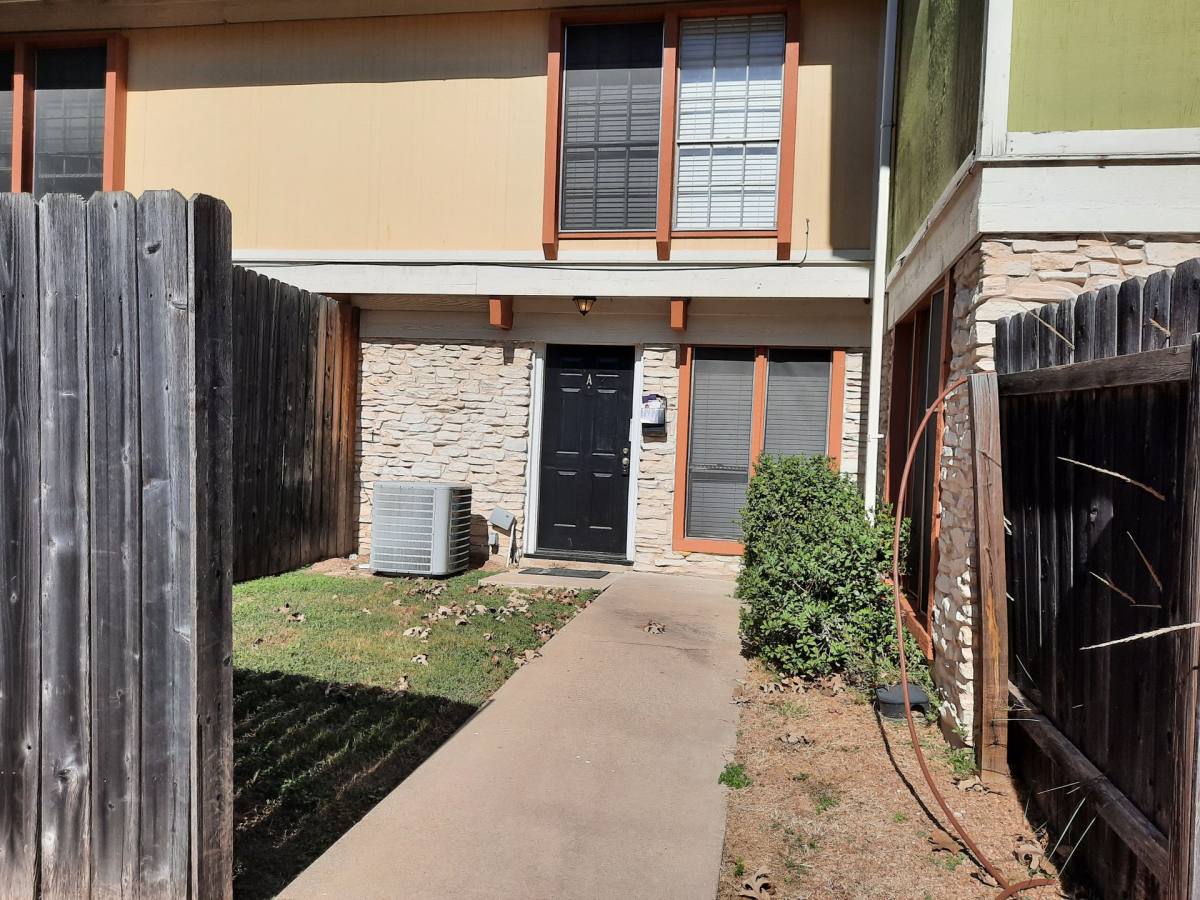 Townhouse for rent at 7206 Creekside Dr #A, Austin, TX 78752