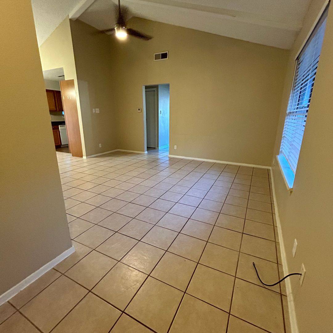 Townhouse for rent at 7208 Creekside Dr #D, Austin, TX 78752