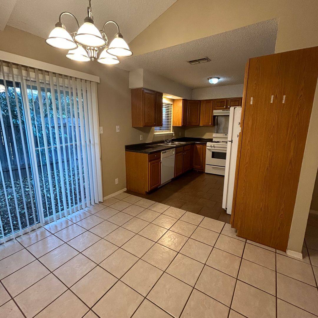 Townhouse for rent at 7208 Creekside Dr #D, Austin, TX 78752