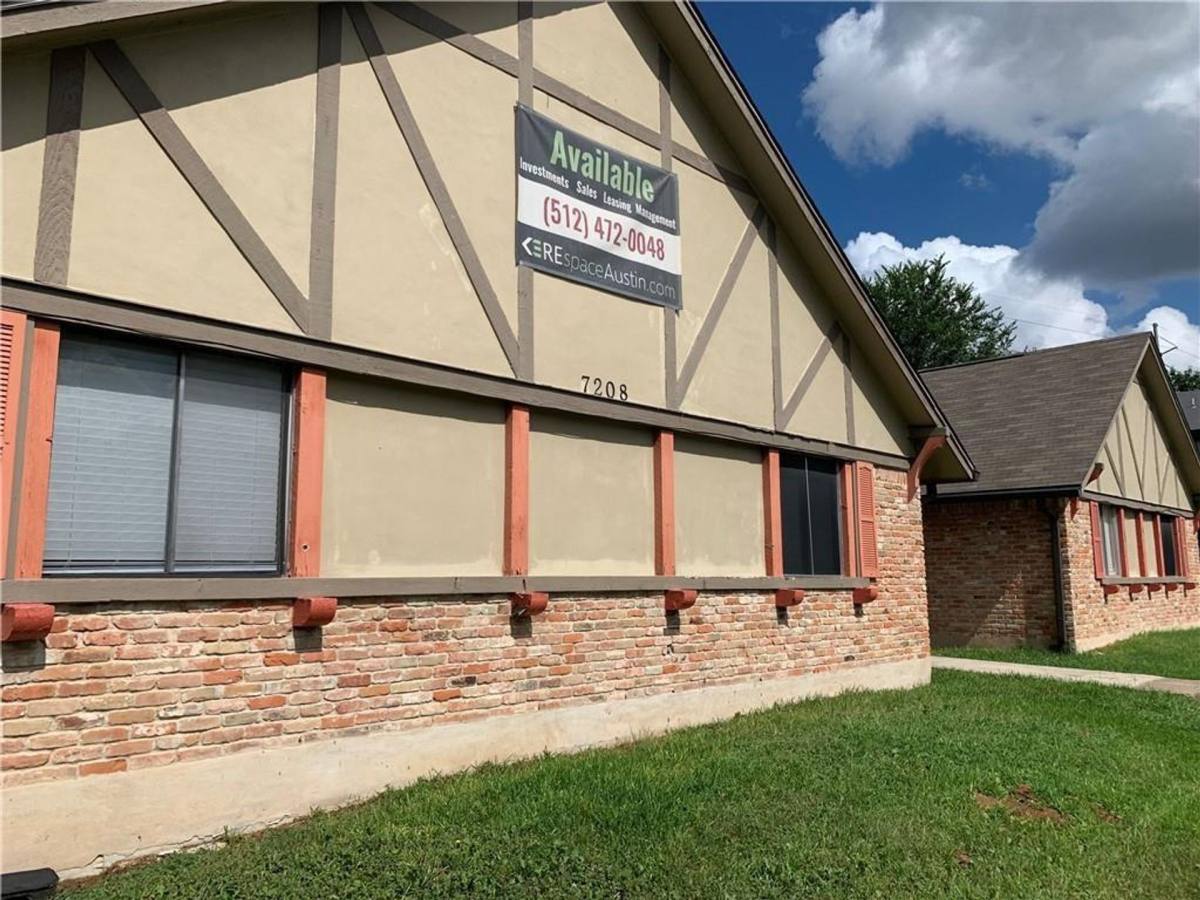 Townhouse for rent at 7208 Creekside Dr #D, Austin, TX 78752