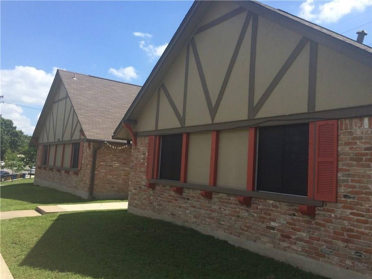 Townhouse for rent at 7208 Creekside Dr #D, Austin, TX 78752