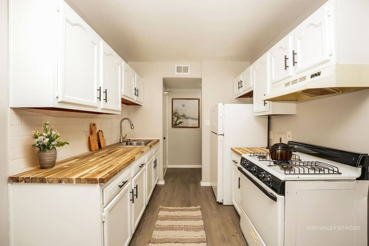 Apartment for rent at 4072 Fulton Rd, Cleveland, OH 44144