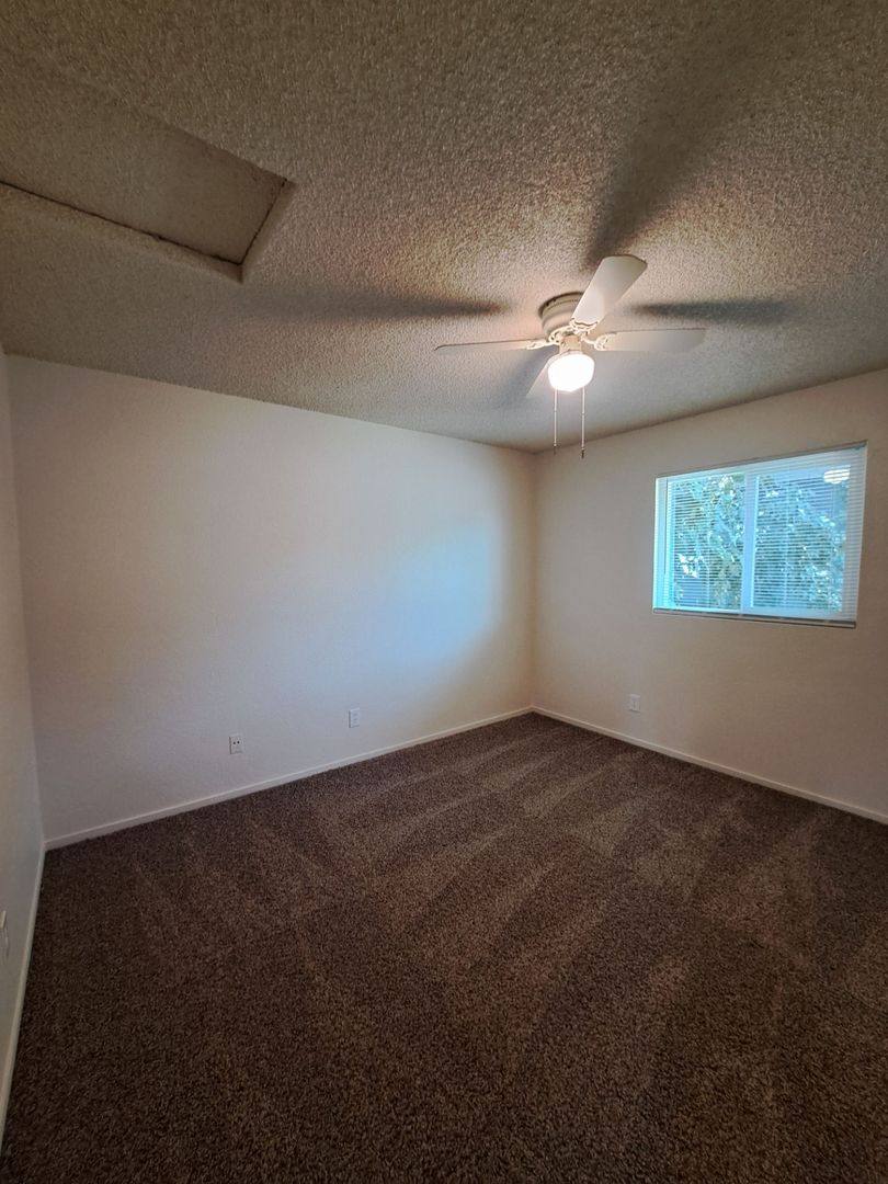Apartment for rent at 4845 E Lane Ave, Fresno, CA 93727