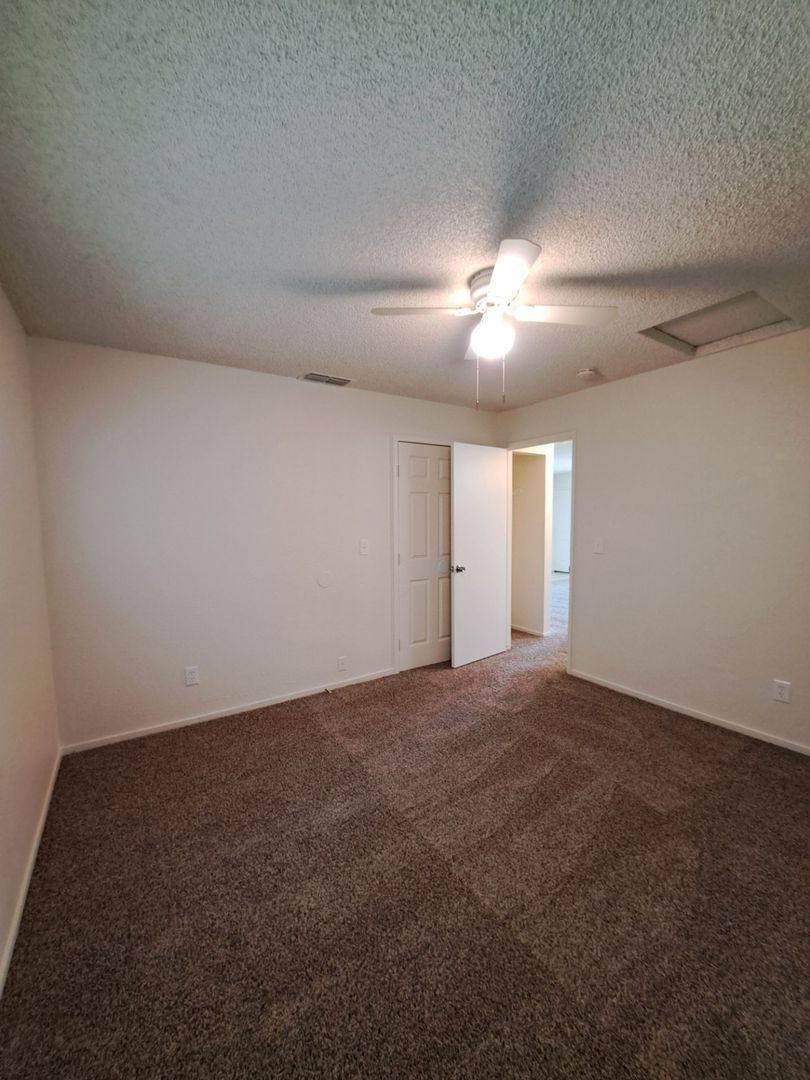 Apartment for rent at 4845 E Lane Ave, Fresno, CA 93727