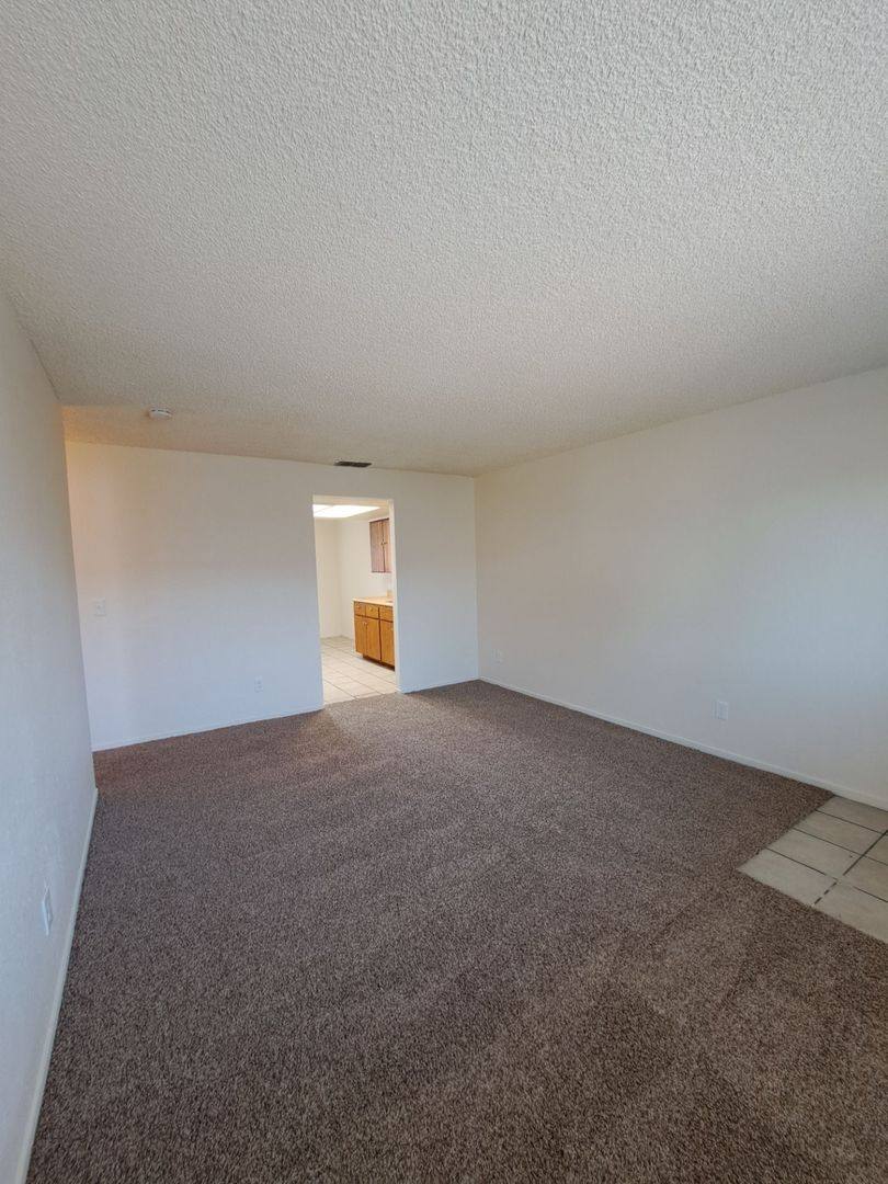 Apartment for rent at 4845 E Lane Ave, Fresno, CA 93727