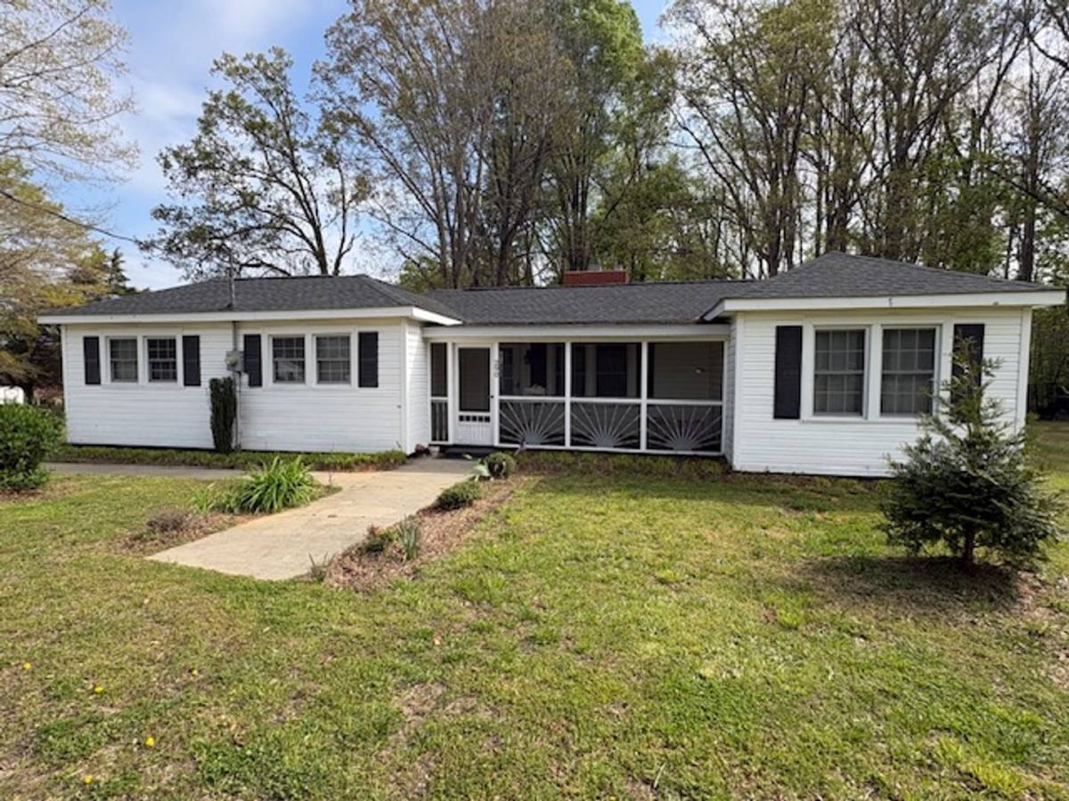 House for rent at 290 S Paraham Rd, York, SC 29745