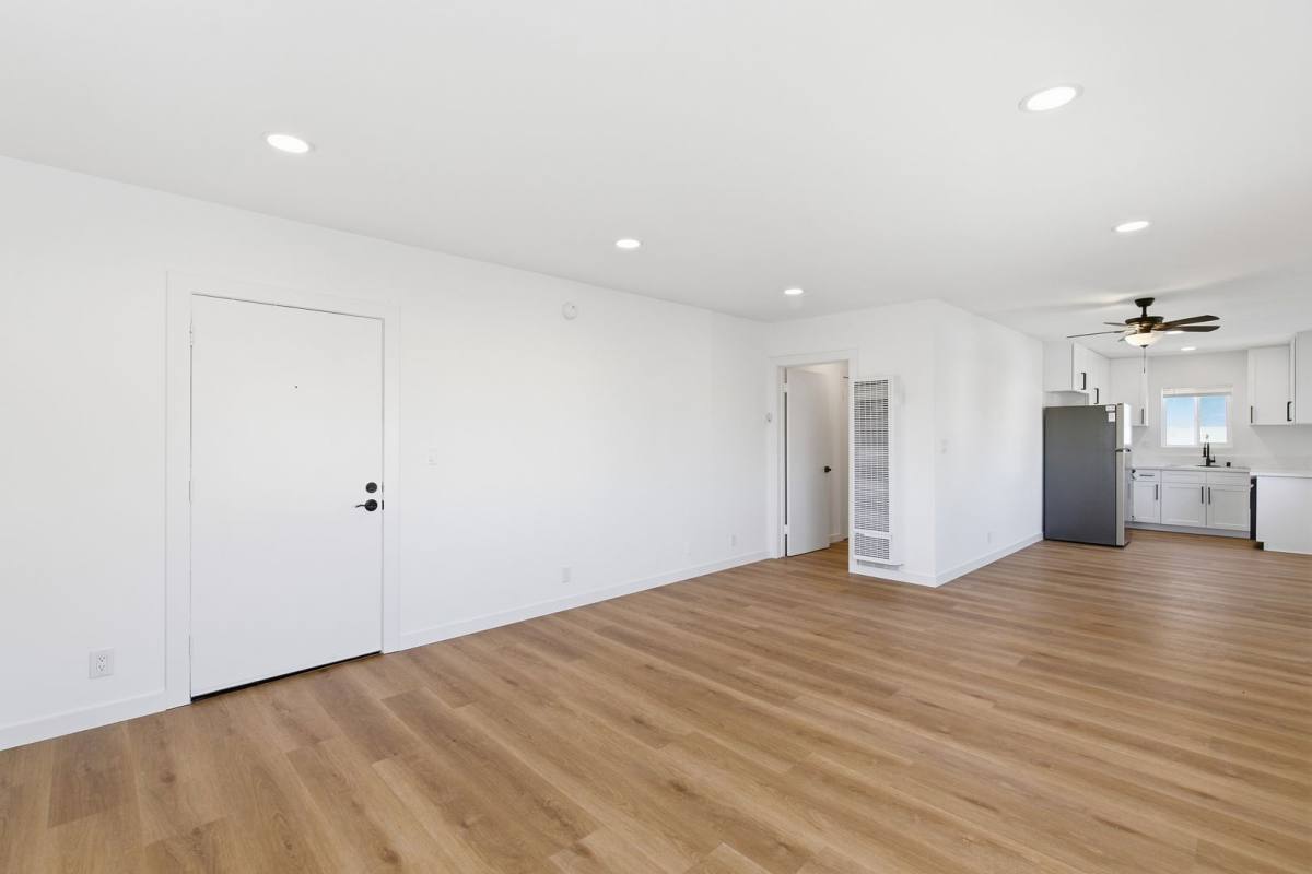 Apartment for rent at 7305 Variel Ave, Canoga Park, CA 91303