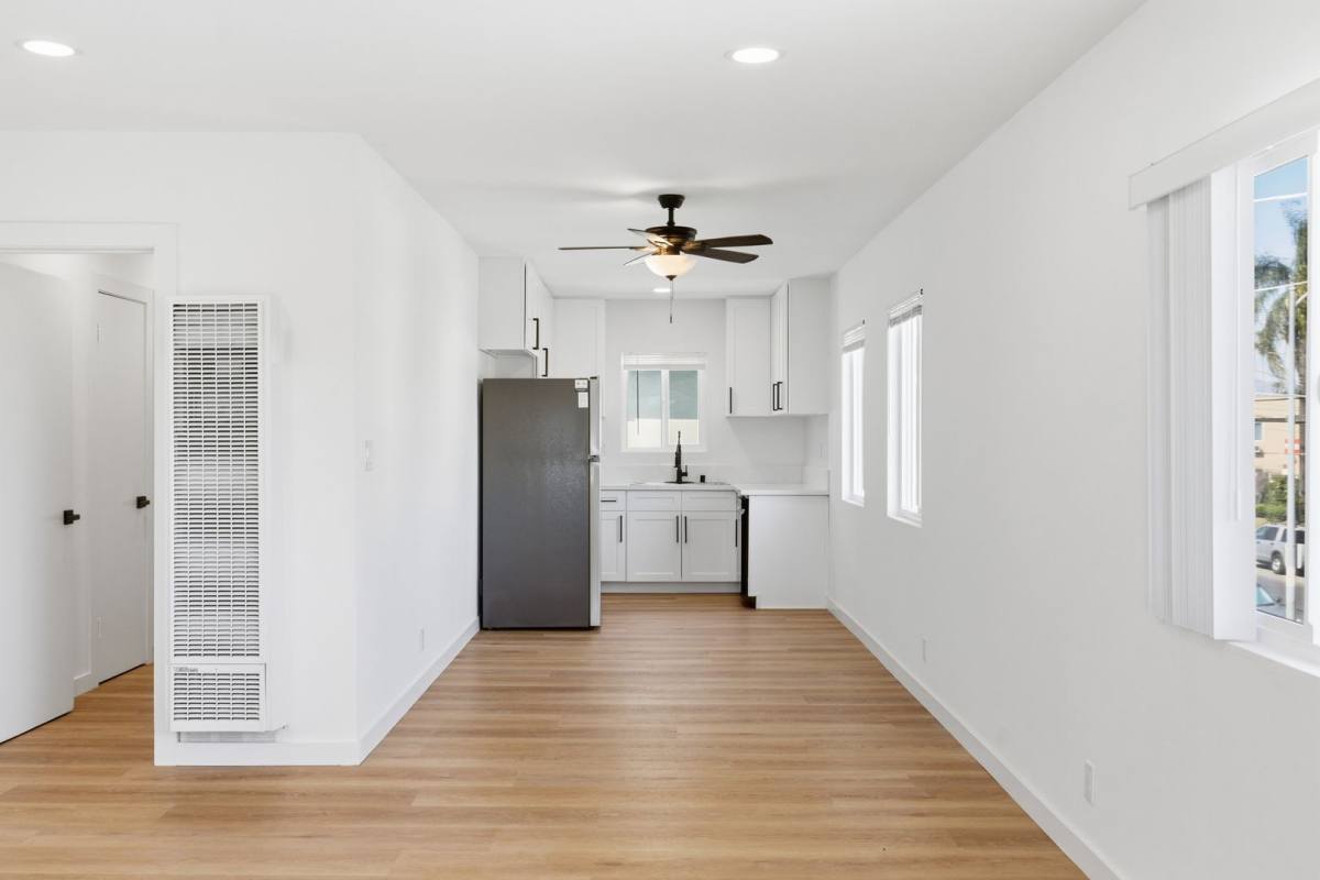 Apartment for rent at 7305 Variel Ave, Canoga Park, CA 91303
