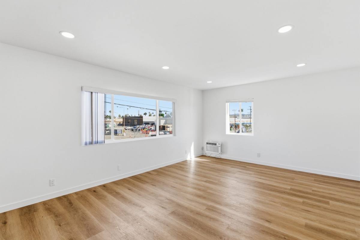 Apartment for rent at 7305 Variel Ave, Canoga Park, CA 91303