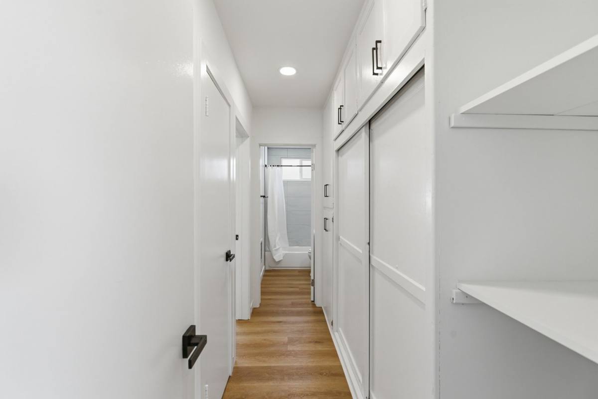 Apartment for rent at 7305 Variel Ave, Canoga Park, CA 91303