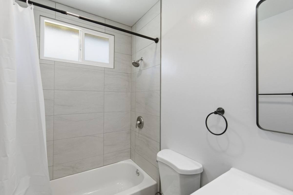 Apartment for rent at 7305 Variel Ave, Canoga Park, CA 91303