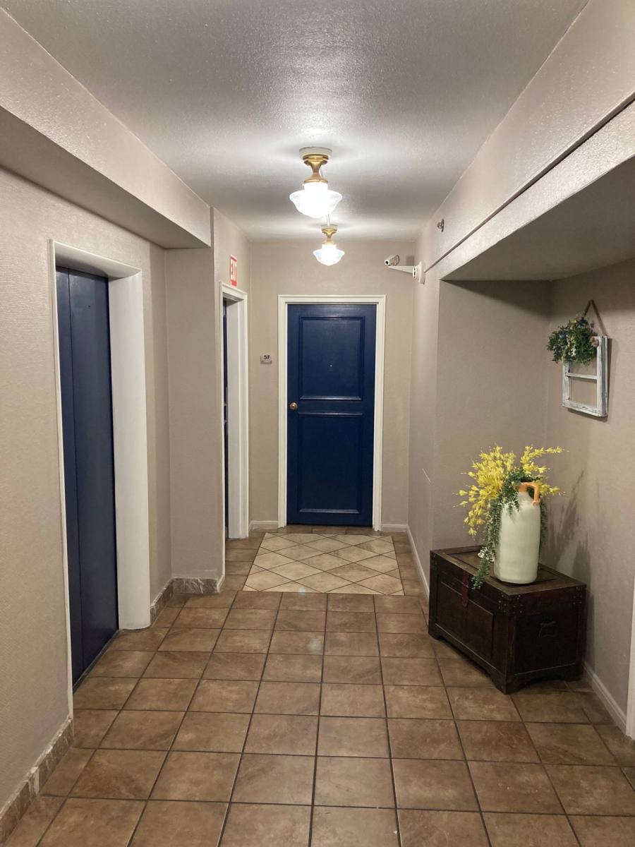 Apartment for rent at 17 E 2nd Ave, Hutchinson, KS 67501