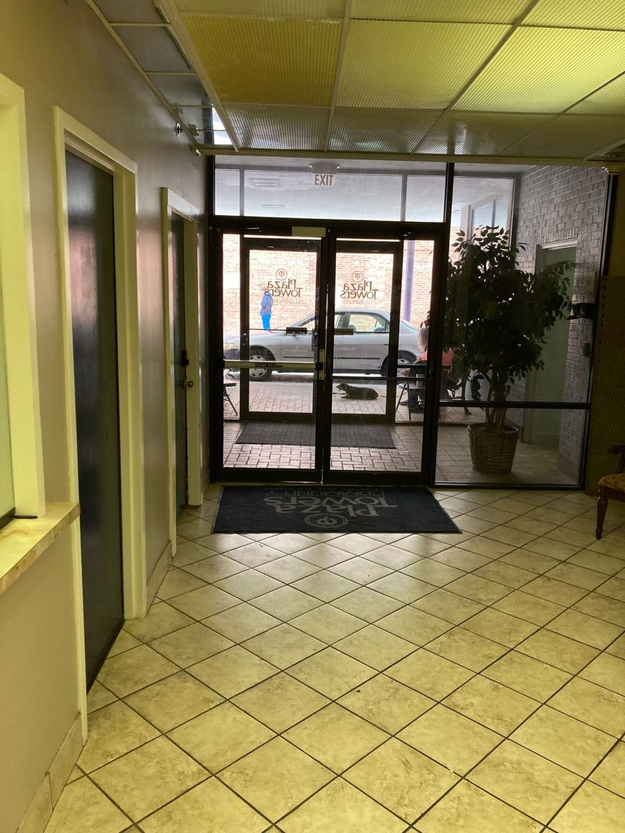Apartment for rent at 17 E 2nd Ave, Hutchinson, KS 67501