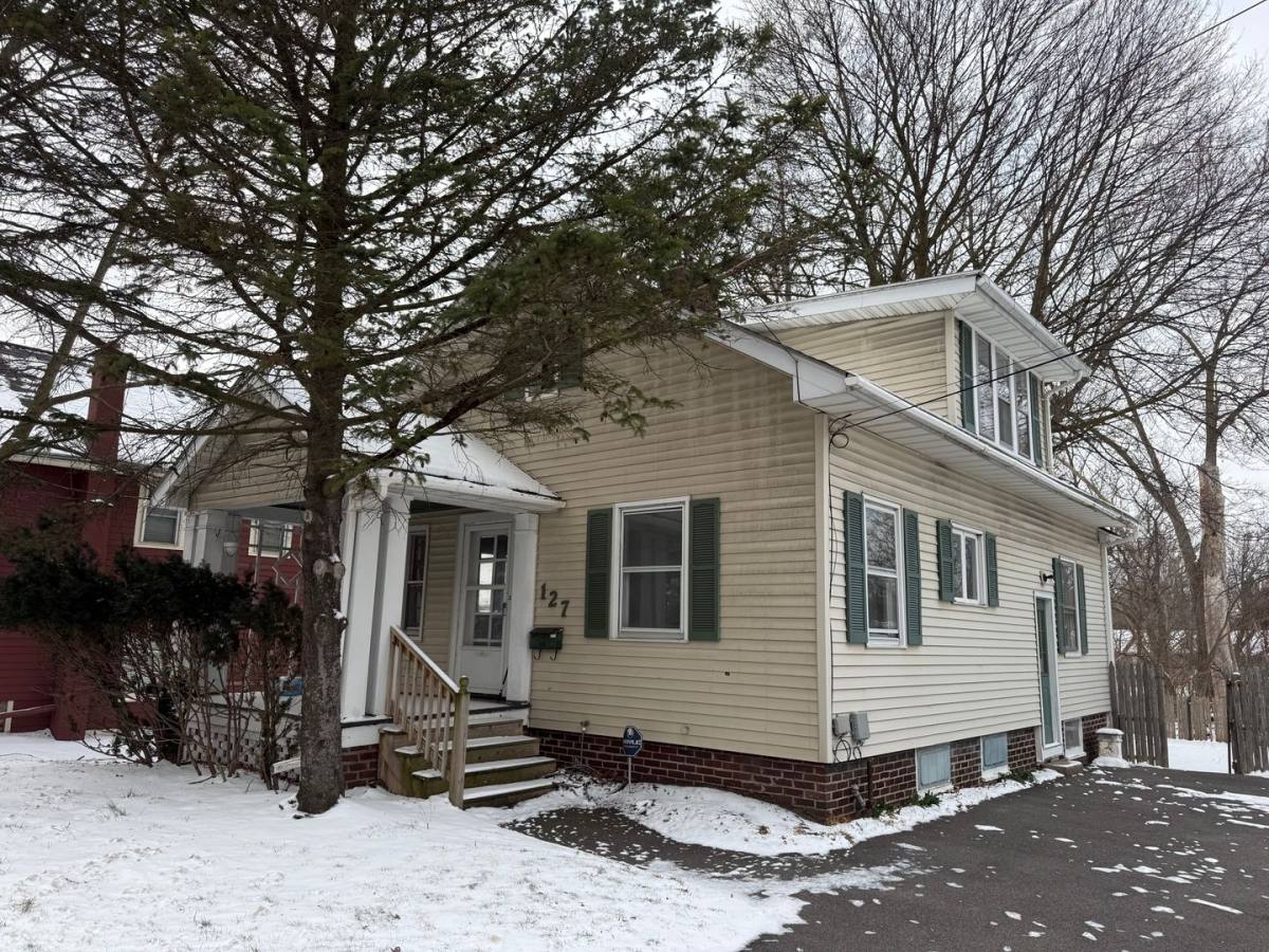 House for rent at 127 W Main St, Victor, NY 14564