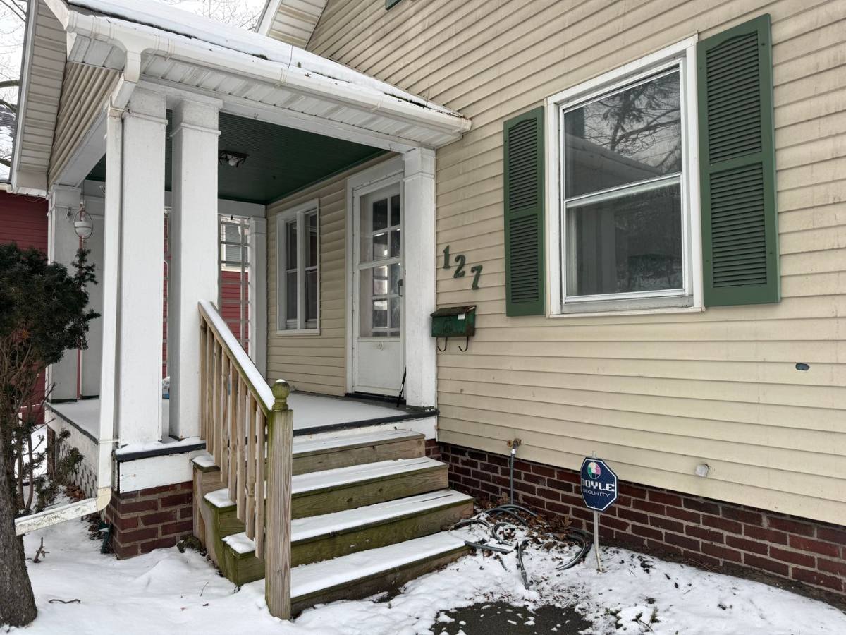 House for rent at 127 W Main St, Victor, NY 14564