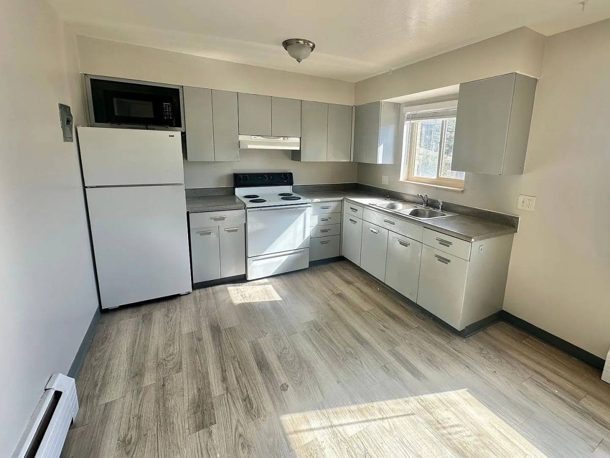 Apartment for rent at 72 W Ida Ave, Littleton, CO 80120