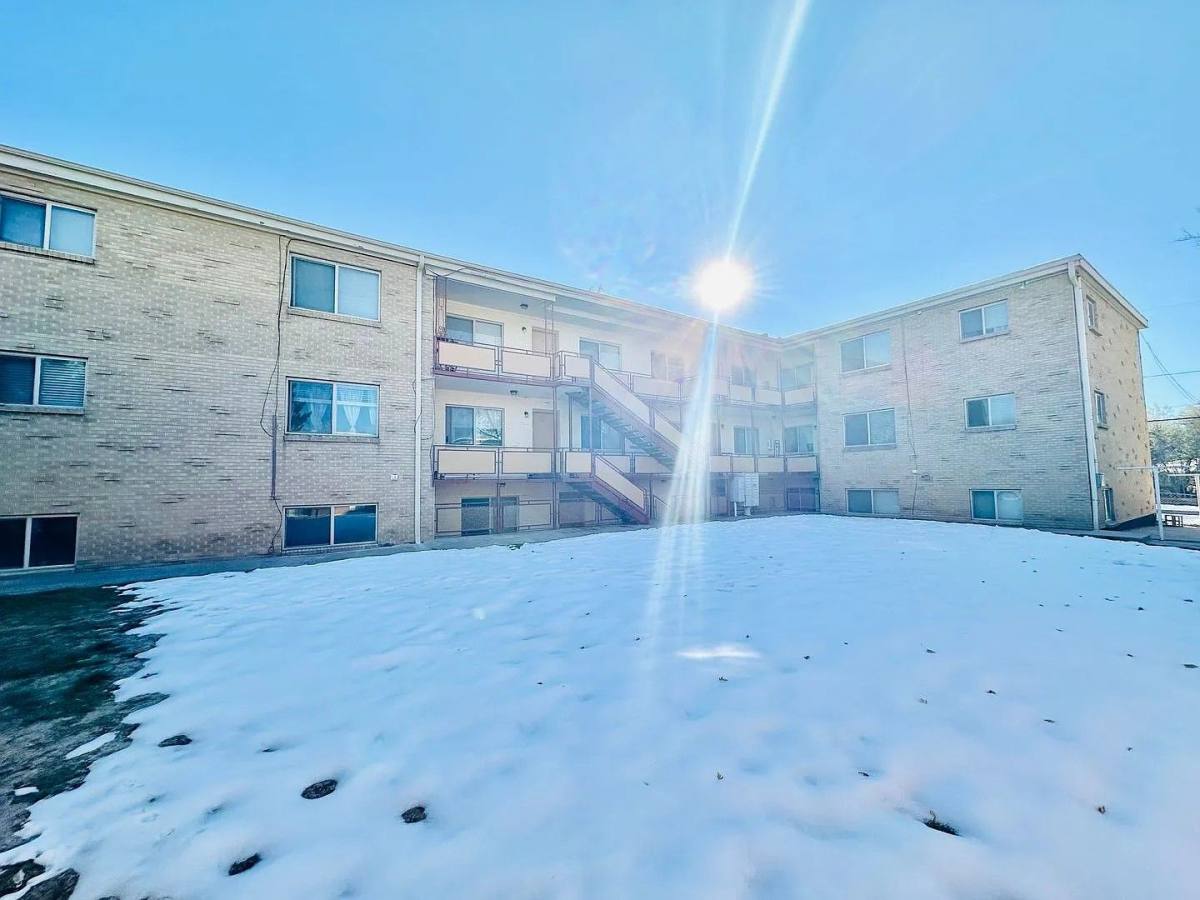Apartment for rent at 72 W Ida Ave, Littleton, CO 80120
