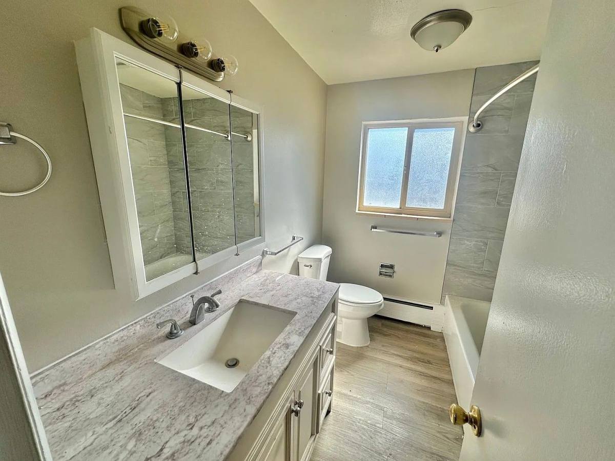 Apartment for rent at 72 W Ida Ave, Littleton, CO 80120