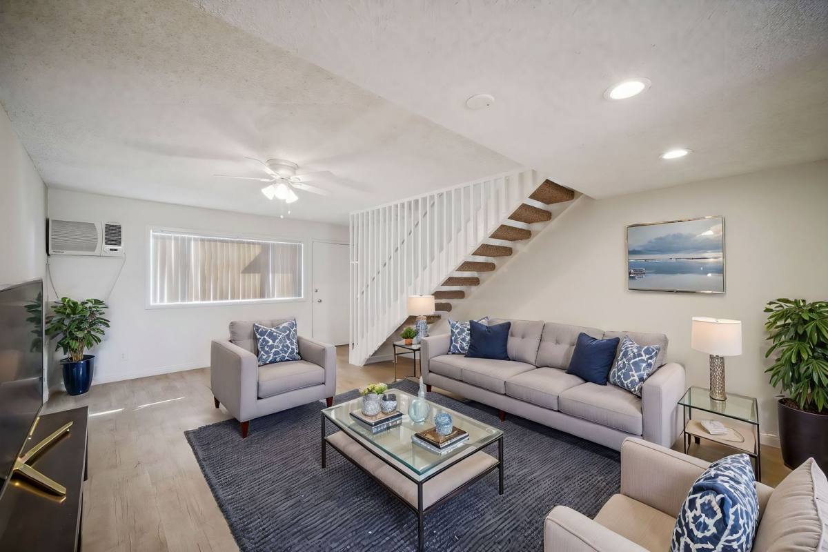 Apartment for rent at 13730 Via Del Palma Ave, Whittier, CA 90602