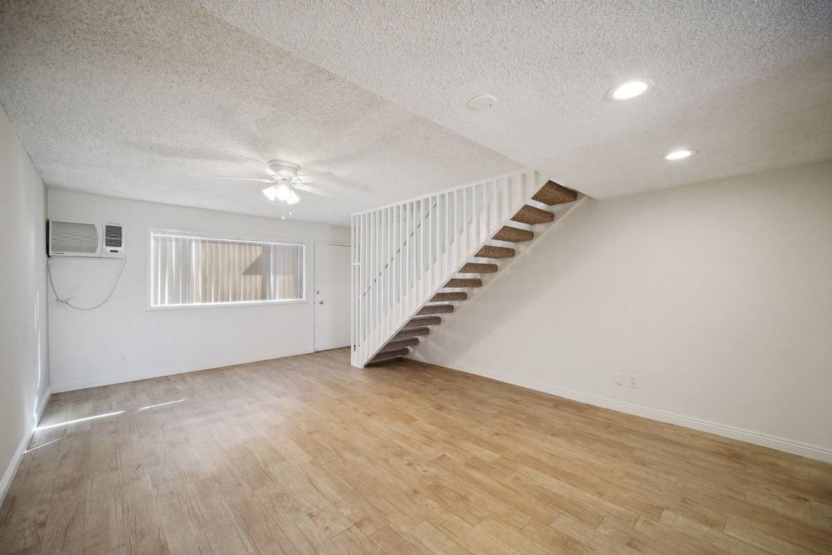 Apartment for rent at 13730 Via Del Palma Ave, Whittier, CA 90602